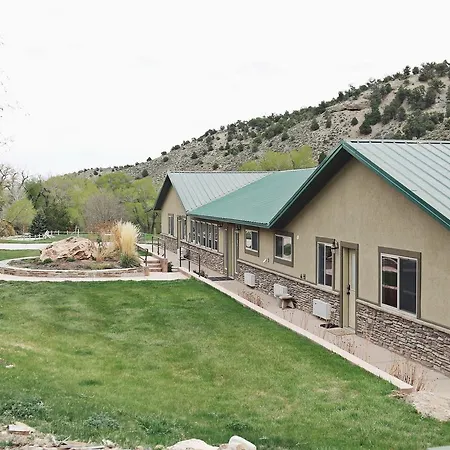 Hidden Canyon Retreat-3