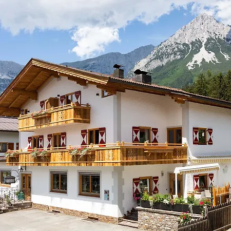 Landhotel Foehrenhof Ellmau-2