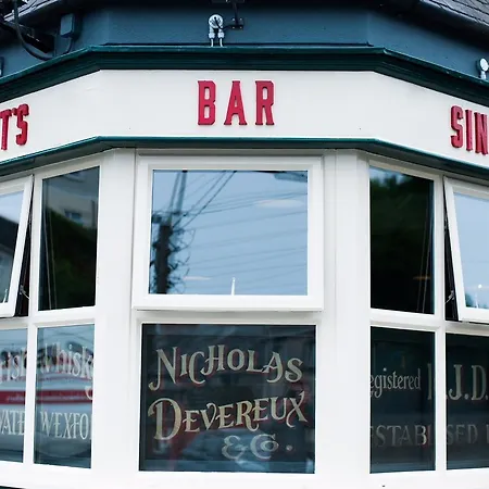 Sinnotts Bar-3