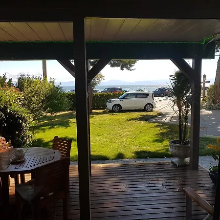 Davis Bay Bed & Breakfast-3
