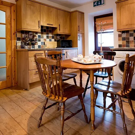 Brennan'S Accommodation Glenties-3