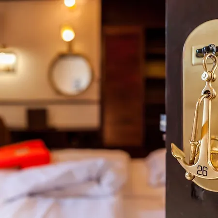 Boat Hotel De Barge-3