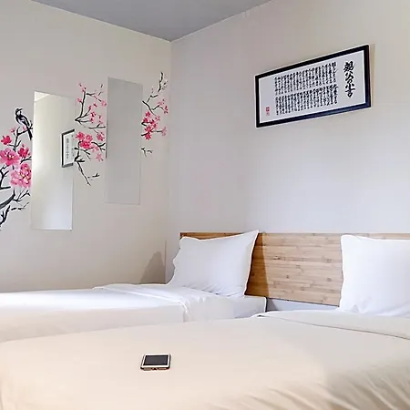 Izen Plus Budget Hotel & Residence-2
