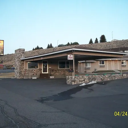 A Wyoming Inn-3