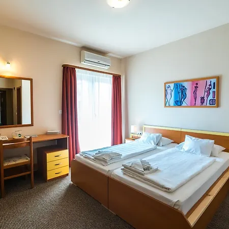 Beach Hotel-2