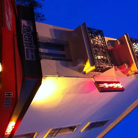 Cafe Hotel De L'Avenir-2