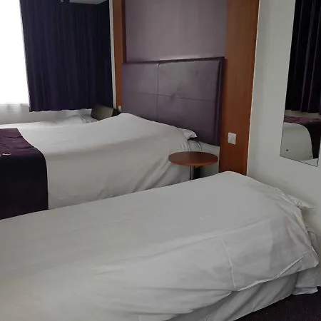 Premier Inn London Hammersmith-3