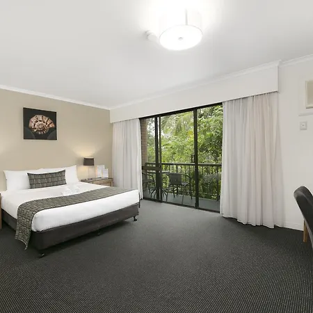 Mt Ommaney Hotel Apartments-2