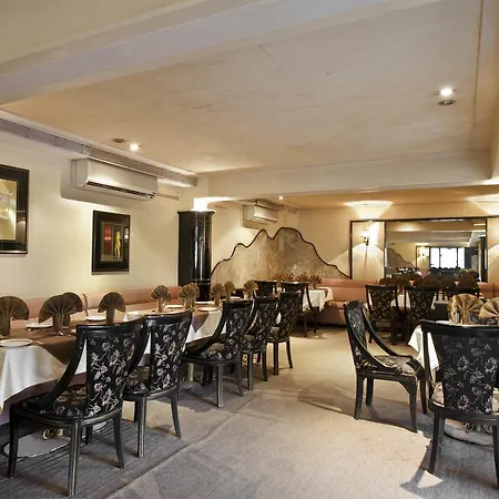 Rajhans Hotel-3