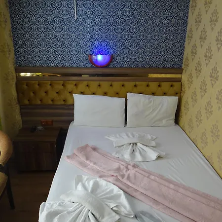 Meta Hotel-2