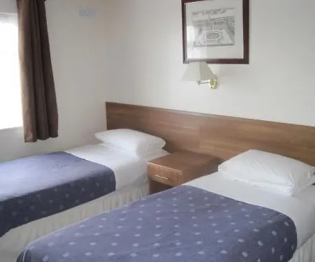Warwick Lodge-3