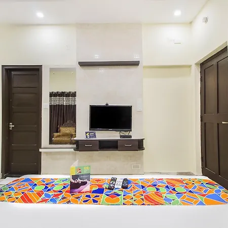 Fabhotel Crown Suites - Nr Sony Signals-3