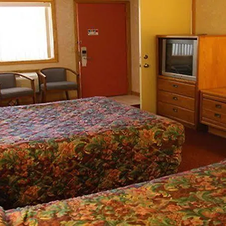 Iron Road Inn-3