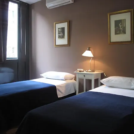 Hostal Lk Barcelona-3