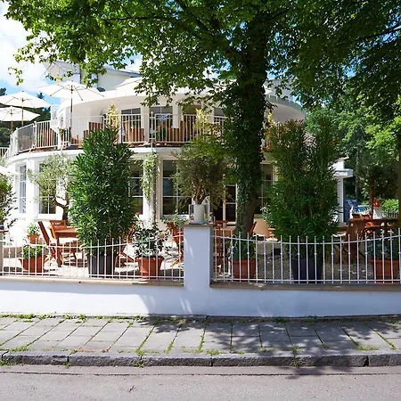 Prinz Myshkin Parkhotel-3