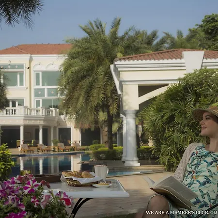 The Palms Town & Country Club - Resort-3