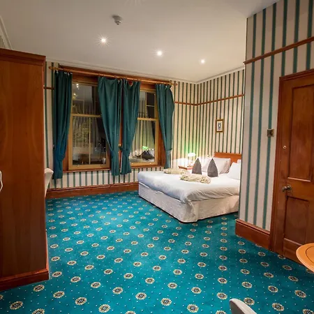 Harefield Manor Hotel-3