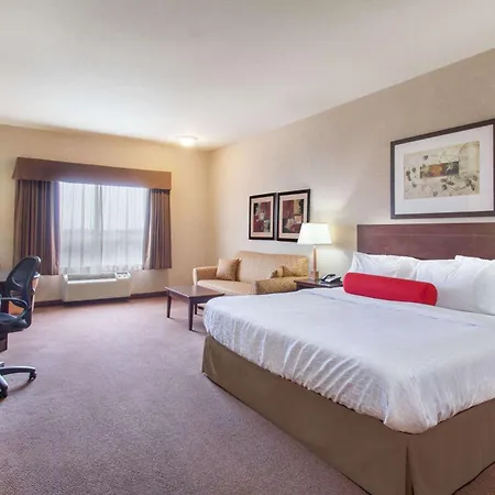 Ramada By Wyndham Camrose-3