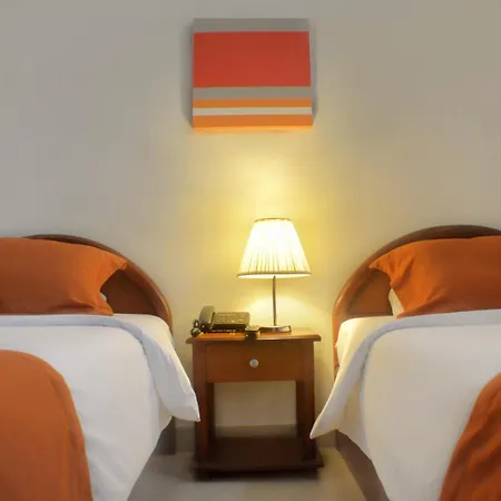 Hotel Castell - Cerca Del Aeropuerto-3