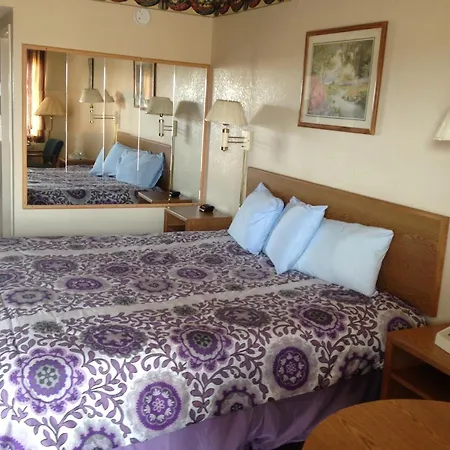 Crown Inn Grand Prairie-3