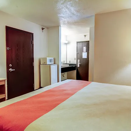 Motel 6-Columbia, Mo - East-3