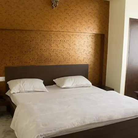 Hotel Holiday Home-3
