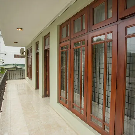 Amanda Hills-2