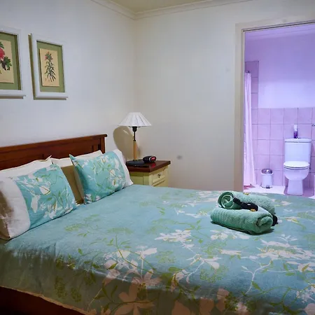 Underground Bed & Breakfast-3