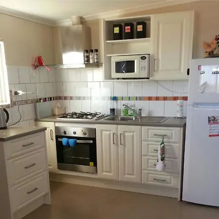Underground Bed & Breakfast-2
