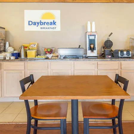 Days Inn By Wyndham Sheboygan/The Falls-3