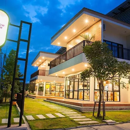 Yellow Moon Hotel-3