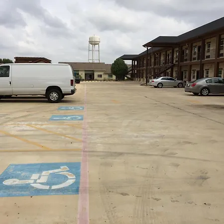 Pearsall Inn And Suites-2