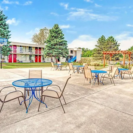 Adrian Inn-3
