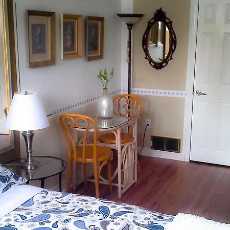 Opus 74 Bed & Breakfast-2