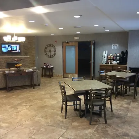 Baymont By Wyndham Minot-2