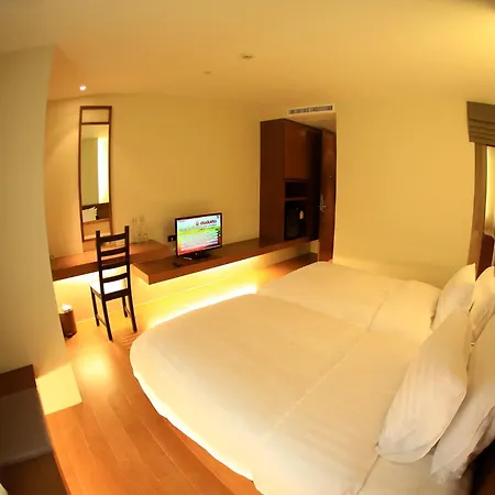 Silom One-2