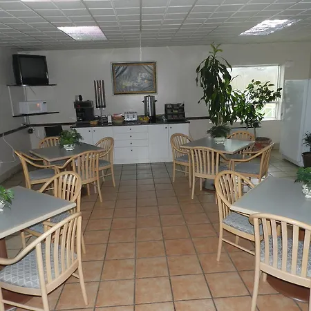 L'Auberge De L'Aeroport Inn-3