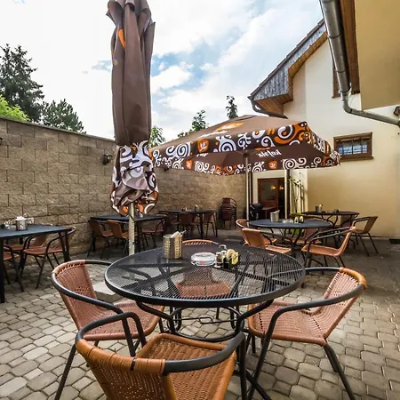 Nova Hospoda - Hotel & Restaurant-3