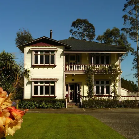 Holly Homestead B&B-2