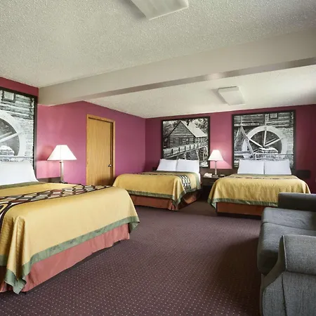 Super 8 By Wyndham Cameron-3