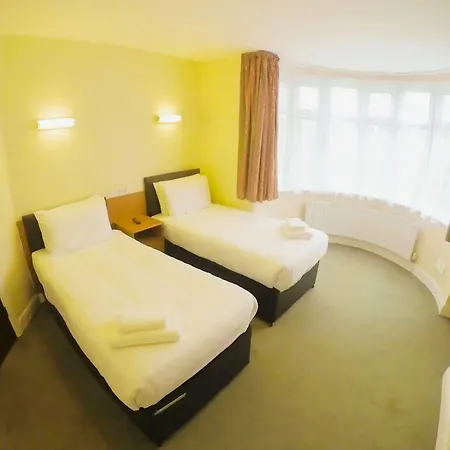 Heathrow Lodge Ltd-3