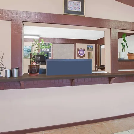 Knights Inn - Battle Creek-3
