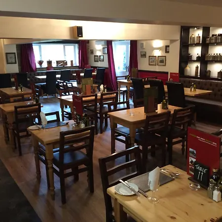 Hunters Lodge Inn-3