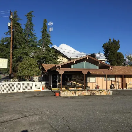 Holiday Lodge-2
