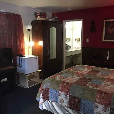 Holiday Lodge-3