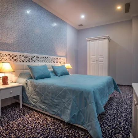 Premier Old Gates Hotel-2