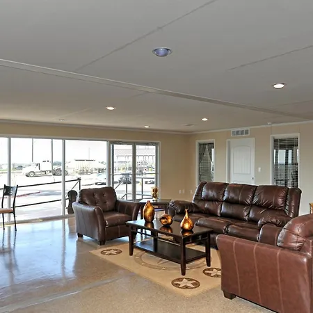 Instalodge Hotel And Suites Karnes City-2
