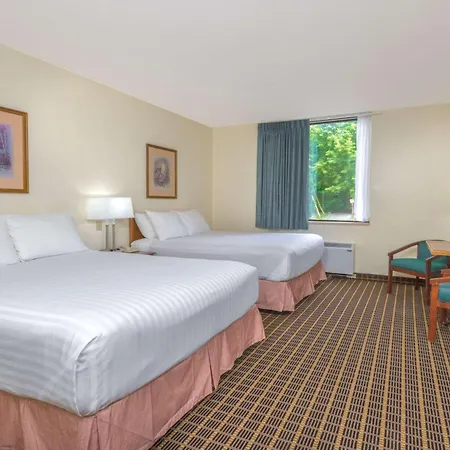 Howard Johnson By Wyndham Tillsonburg-2