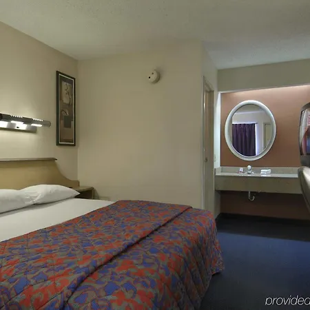 Red Roof Inn Detroit - Farmington Hills-2