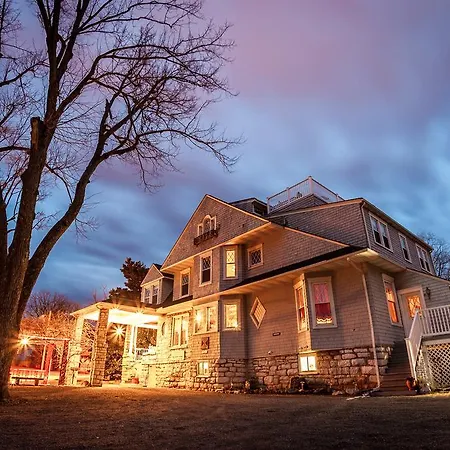 Friendly City Inn B&B-3